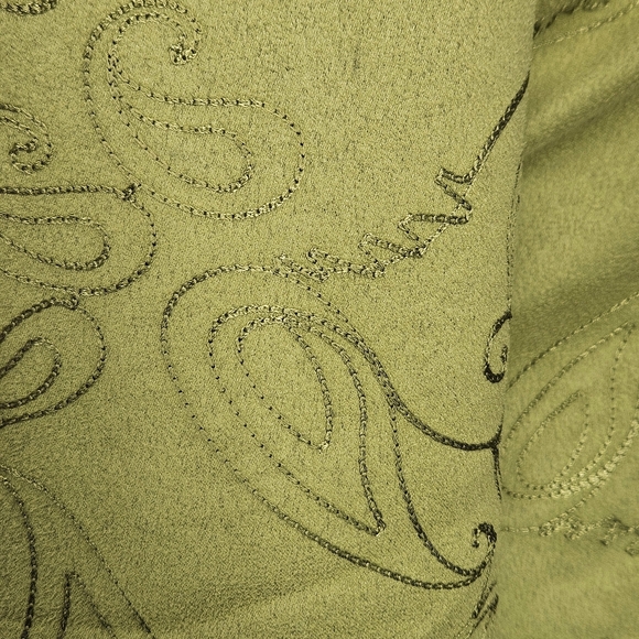 Chico's Size 1/M Shirt Shacket Button Down Floral Embroidered Green Microfiber - Picture 9 of 12